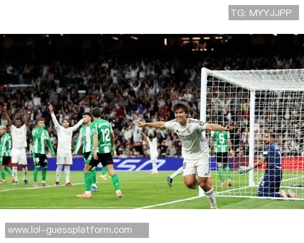 皇马狂胜AC米兰四球零封全场沸腾精彩集锦回顾