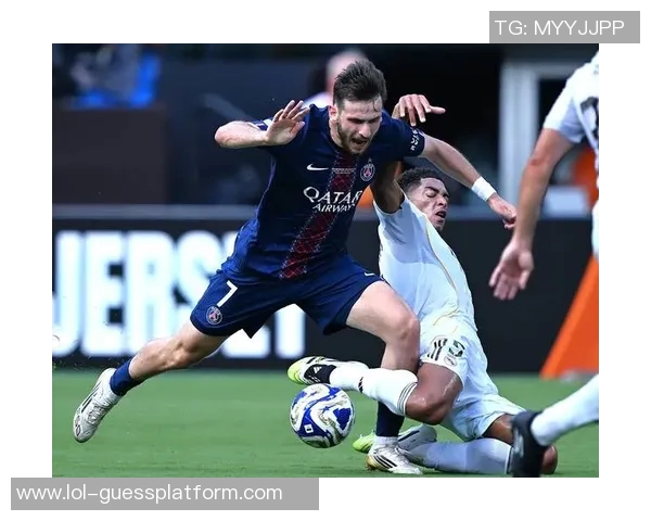 中超激情对决巴黎圣日耳曼险胜那不勒斯点球大战引爆全场精彩回顾