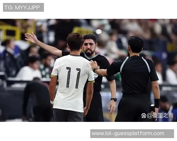 足总杯惊现冷门里昂逆转波尔图红牌事件引发全场热议