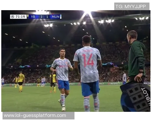 欧冠激战：AC米兰大胜曼联红牌争议引发全场热议与反思