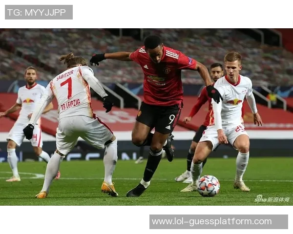 德甲精彩对决那不勒斯与莱比锡战成平局帽子戏法引发全场狂欢