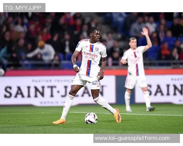 德甲精彩对决:里昂逆转莱比锡帽子戏法点燃全场激情 德甲精彩对决:里昂逆转莱比锡帽子戏法点燃全场激情