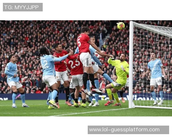 国王杯激战曼联与曼城零平战术解析引发全场热议 国王杯激战曼联与曼城零平战术解析引发全场热议