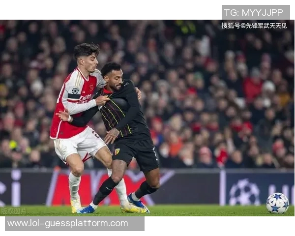 意甲激战阿森纳与曼联战成平局红牌事件引发全场热议与争议